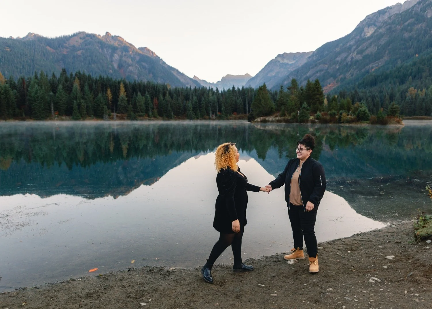 gold_creek_pond_engagement_photography_01.jpg