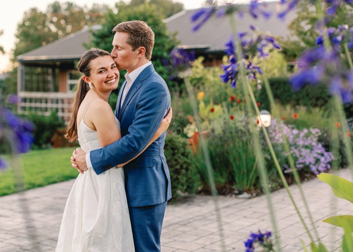 Sweet Summer Wedding at University of Washington Botanic Gardens